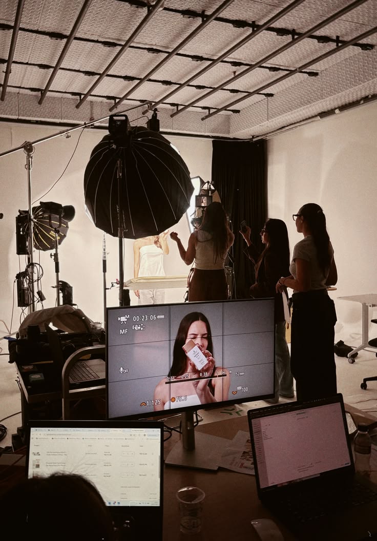 Behind the scenes of a Launchify brand shoot
